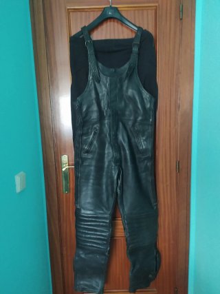 Pantalón Peto Moto Cuero