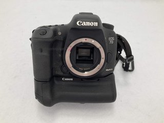 camara digital reflex canon eos 7d mark ii + grip