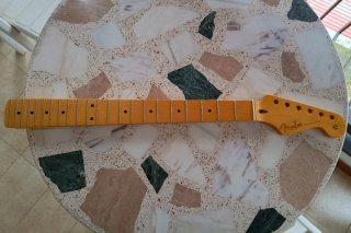 Mastil tipo Stratocaster