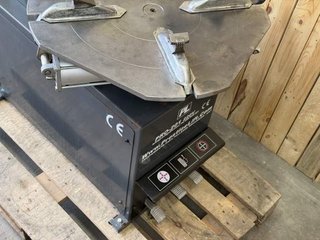 MAQUINA DESMONTADORA DE NEUMATICOS PROFESIONAL
