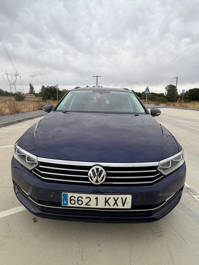 Volkswagen Passat 2019 - foto 1