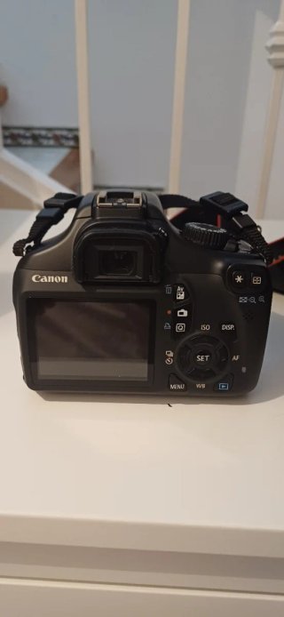 Camara de fotos reflex Canon EOS 1100 D