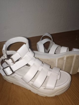 Sandalias