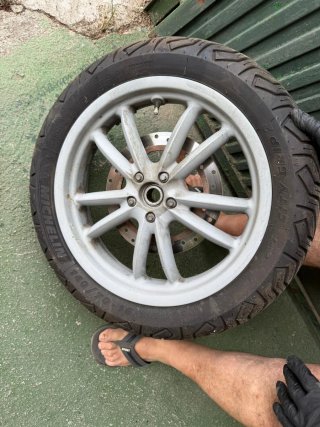 Ruedas con Llanta Piaggio Beverly Michelin