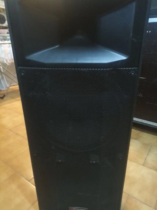 Vendo de bafles amplificados de 1200w