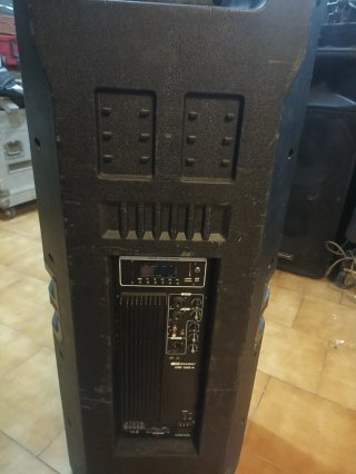 Vendo de bafles amplificados de 1200w