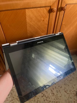 Ordenador Lenovo Yoga 500 con cortocircuito