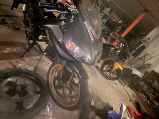 Yamaha TZR 50 Negra y Dorada despiece