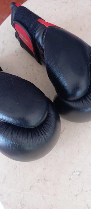 Guantes Boxeo Impacto 16 Oz Negros/Rojos