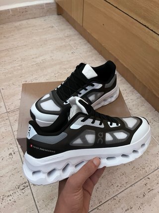Zapatillas ON Running Cloud 5 talla 39