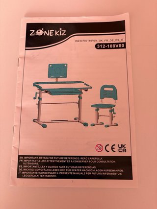 Mesa y silla de escritorio regulable