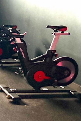 Bicicleta life fitness IC5 sin consola