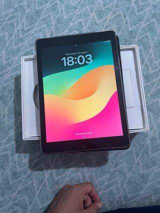 iPad 6ª Generazione Argento 32gb