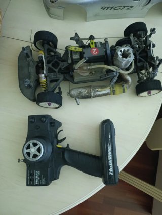 Coche teledirigido gasolina