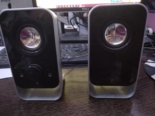 Altavoces Logitech Negros