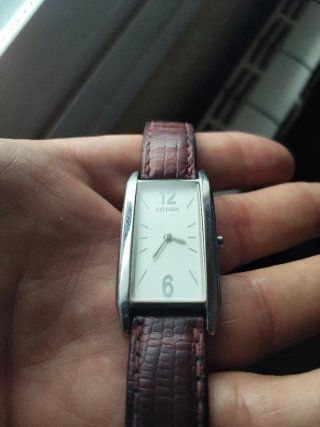Reloj Citizen Vintage Estilo Tank Correa Piel 1990