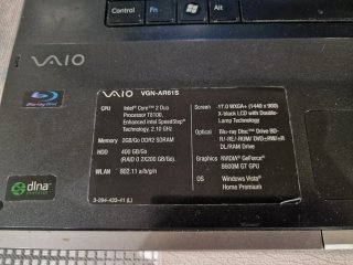 Ordenador portátil Sony Vaio 17" del 2008.