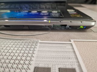Ordenador portátil Sony Vaio 17" del 2008.