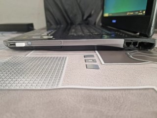 Ordenador portátil Sony Vaio 17" del 2008.