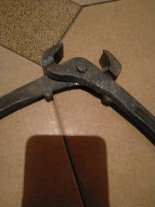 Tenazas corta cascos para herrar