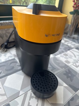 Macchina Caffè Nespresso Gialla
