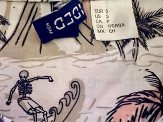 Camisa Hawaiana H&M Calaveras Palmeras