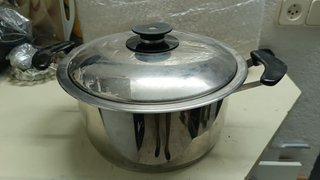 Olla AMC Metal y Plástico