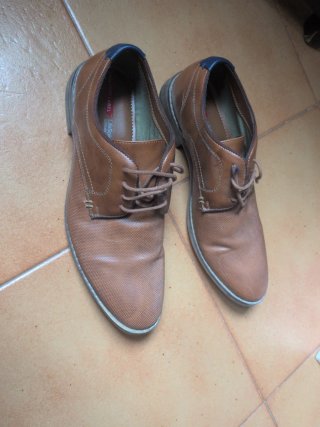 Zapatos de vestir Bata marrones