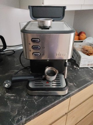 Cafetera Ufesa Plata