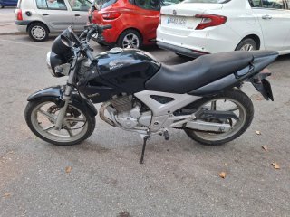 Honda CBF250 Naked Negra