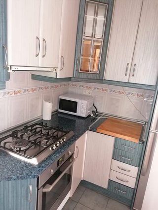 Se alquila piso compartido en zona Feria.