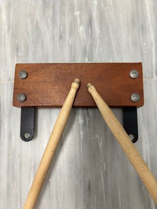 Palillera de madera y baquetas