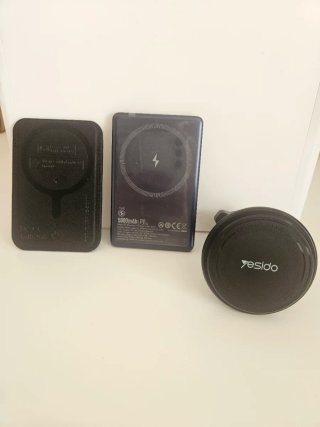 Kit Magnetico 3in1: Power Bank, Portatessere, Supp