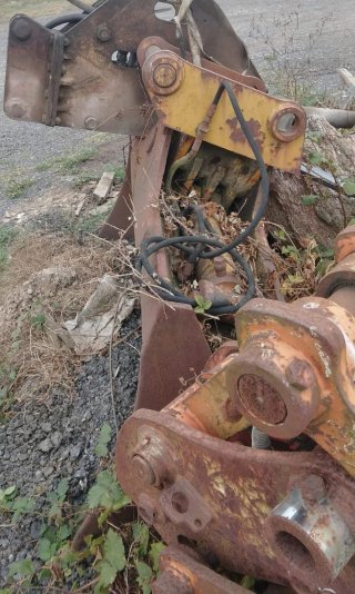 CAZO LIMPIEZA RETROEXCAVADORA