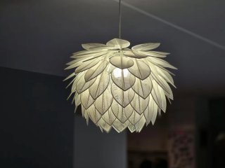 Lampadario Loto Pigna bianco personalizzabile