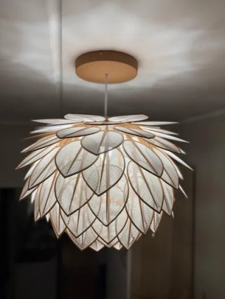 Lampadario Loto Pigna bianco personalizzabile