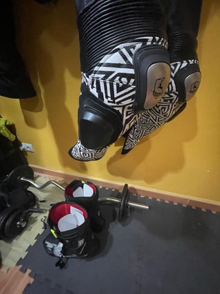 Mono de cuero para moto