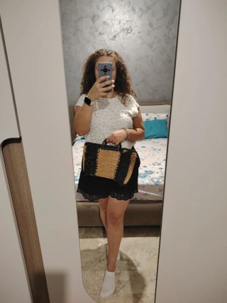Borsa uncinetto con frange beige e nere