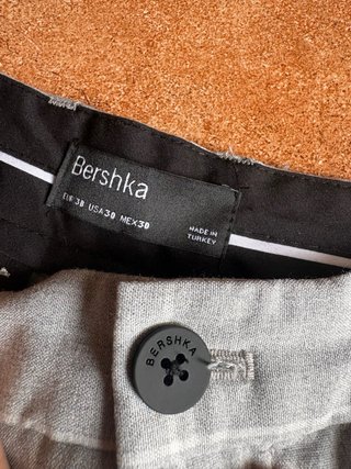 Pantalones de cuadros grises y negros