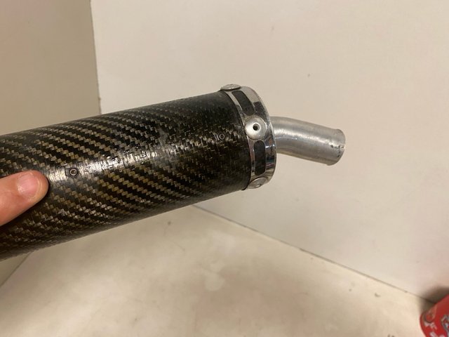 Silenziatore di scarico in carbonio Arrow