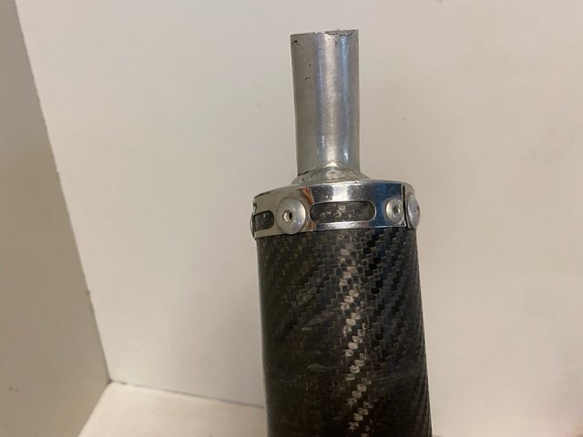 Silenziatore di scarico in carbonio Arrow