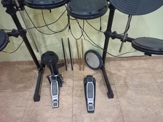 Batería Electrónica Alesis DM6