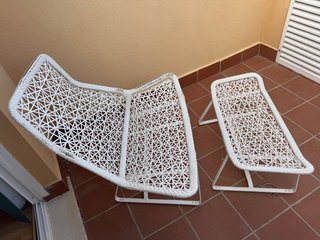 2 Tumbonas + 2 reposapies exterior blancos KETTAL