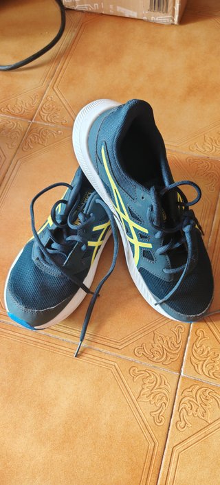 Zapatillas ASICS niño azul y amarillo