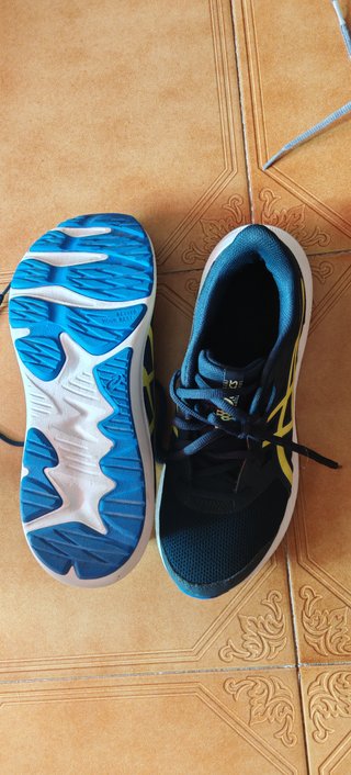 Zapatillas ASICS niño azul y amarillo