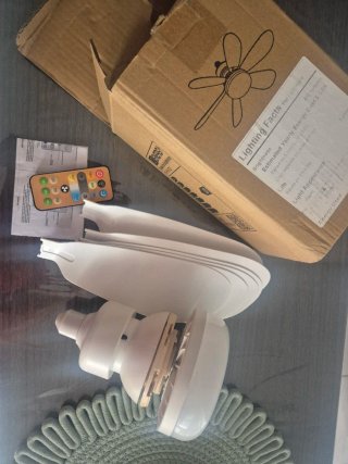 Ventilador de techo blanco