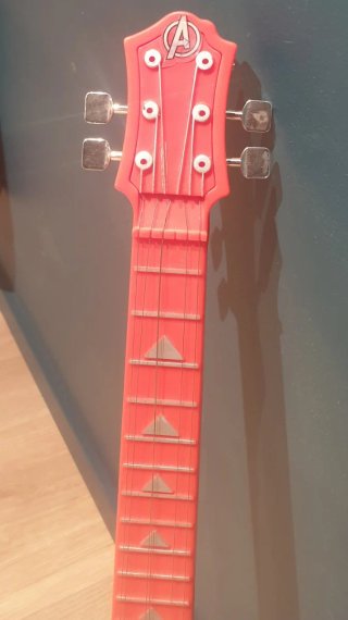Guitarra Juguete Marvel Avengers Assemble