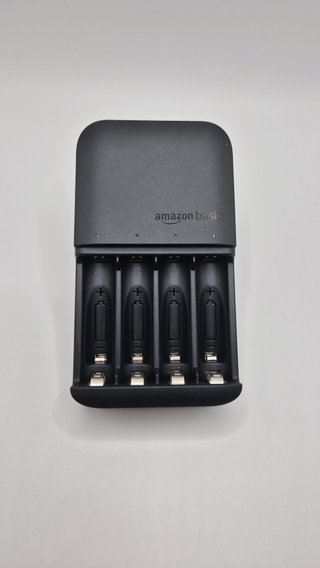 Cargador Pilas Amazon Basics AA AAA