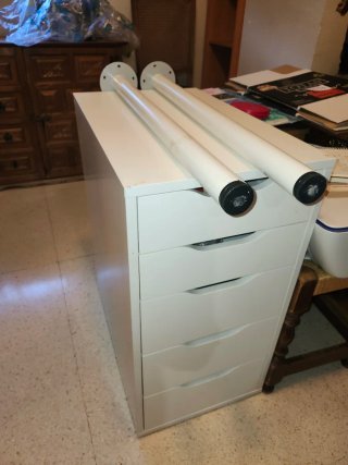 Tavolo da studio giovanile in legno bianco