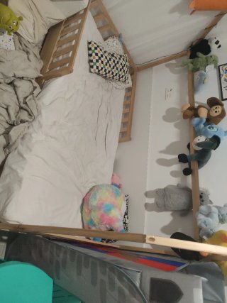 Cama infantil de madera estilo casita
